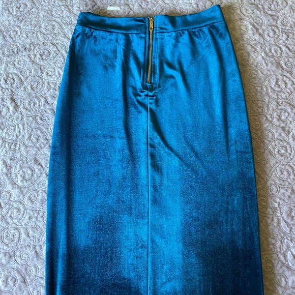 Two piece set - Picture 9 of 9